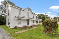 102 N Pearl St in Princeton, NC - Building Photo - Building Photo