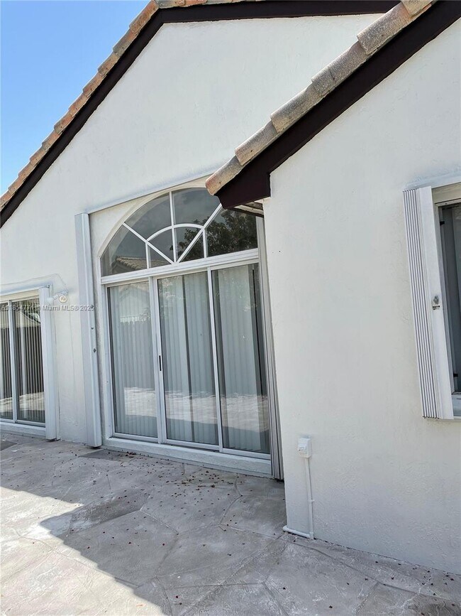 15801 SW 85th St in Miami, FL - Building Photo - Building Photo