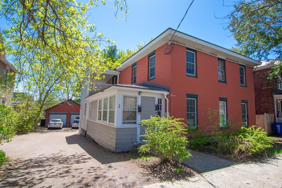 55 Monroe St, Unit 3 in Burlington, VT - Building Photo