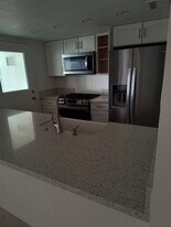 2053 N Via Miraleste, Unit 912 in Palm Springs, CA - Building Photo