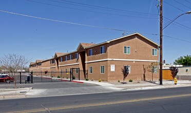 2801 12th St NW in Albuquerque, NM - Building Photo - Building Photo