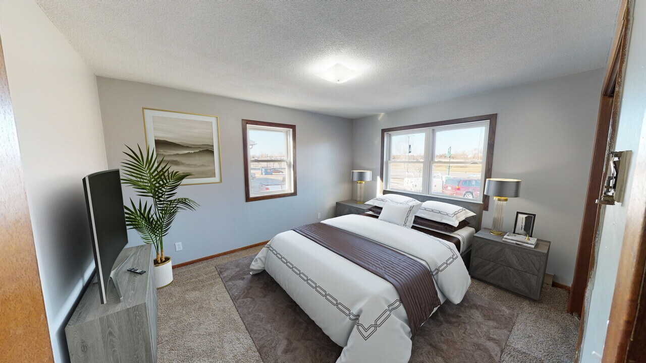 102 Lake Ave S in Spicer, MN - Building Photo
