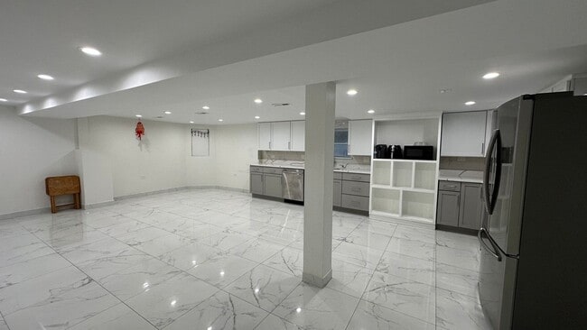 6207 N Talman Ave, Unit G in Chicago, IL - Building Photo - Building Photo