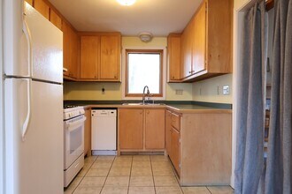 5 Yankee Way in Dartmouth, MA - Building Photo - Building Photo