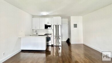 EAST 65 STREET in New York, NY - Building Photo - Building Photo