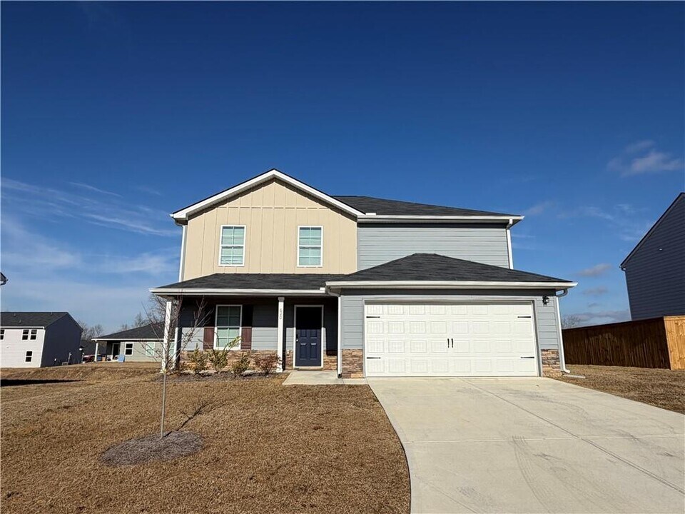 620 Tudor St in Euharlee, GA - Building Photo