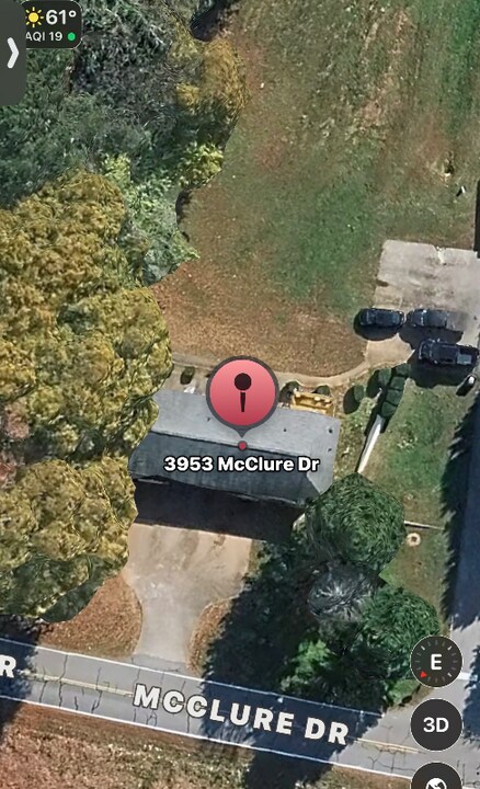 3953 McClure Dr in Oakwood, GA - Building Photo