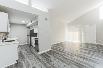 Cypress Parc in Houston, TX - Foto de edificio - Building Photo