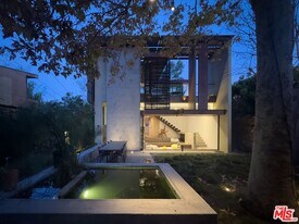 615 Woodlawn Ave in Los Angeles, CA - Building Photo