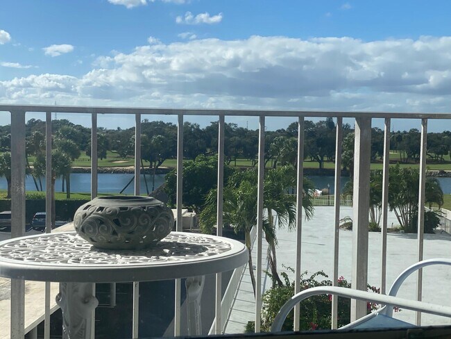 336 Golfview Rd in North Palm Beach, FL - Foto de edificio - Building Photo