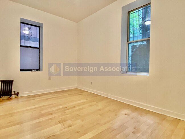 201 W 105th St in New York, NY - Building Photo - Building Photo