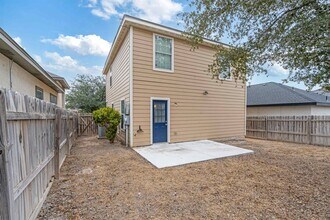 1011 Tesoro Hills in Del Rio, TX - Building Photo - Building Photo