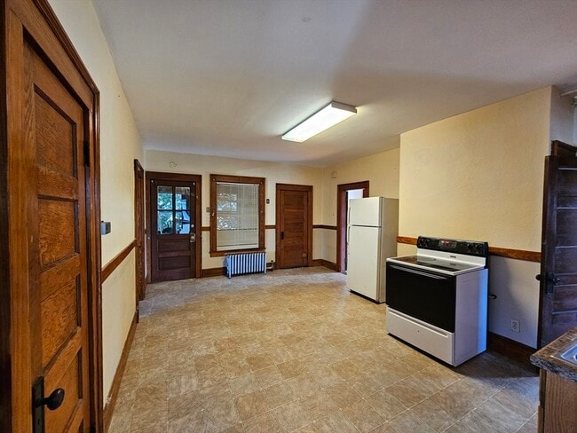30 Bemis St in Chicopee, MA - Building Photo - Building Photo