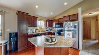 4024 Stone Point Dr NE in Rochester, MN - Building Photo - Building Photo