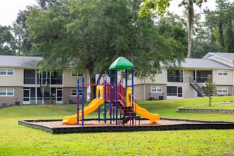 Square Park in Tallahassee, FL - Foto de edificio - Other