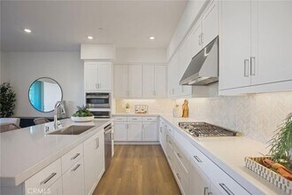 121 Billings in Irvine, CA - Building Photo - Building Photo