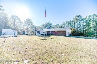 1111 N Glenwood Trail in Southern Pines, NC - Building Photo - Building Photo