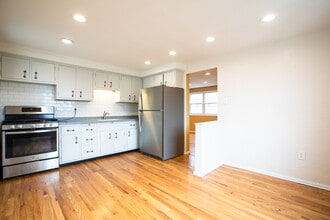 3116 Pioneer Ave, Unit 1 in Pittsburgh, PA - Building Photo - Building Photo