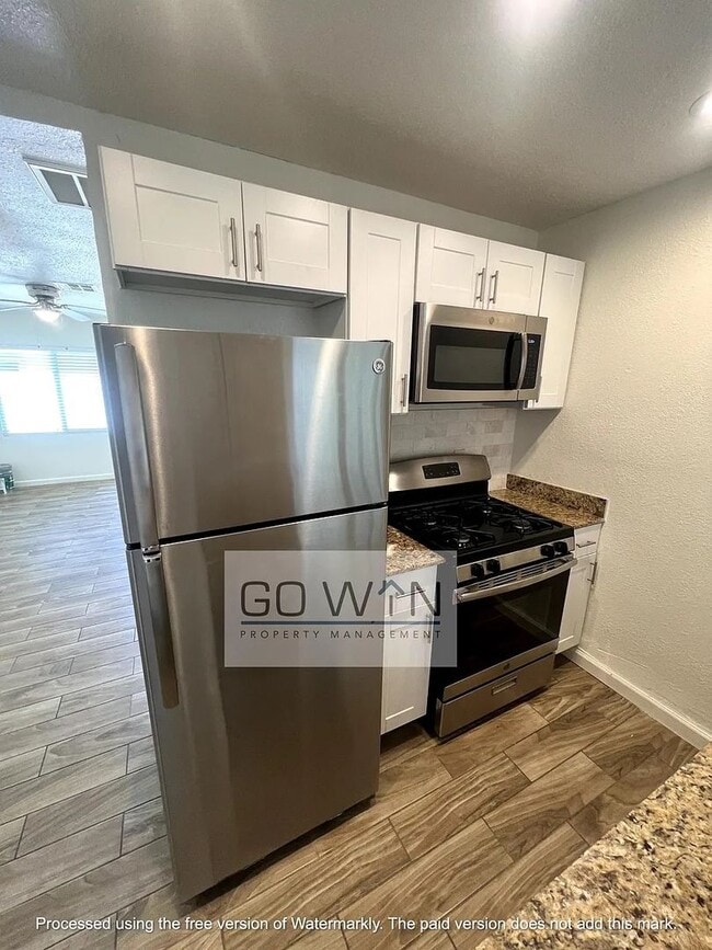property at 825 N 10th Ave