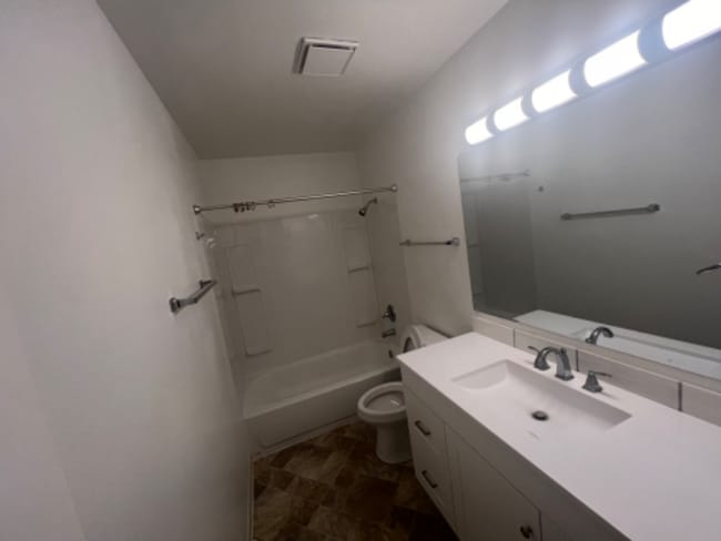 5865 E Bogard Rd, Unit 4 in Wasilla, AK - Building Photo - Building Photo