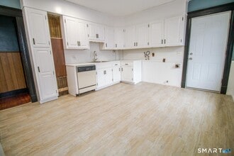 73 Lounsbury St in Waterbury, CT - Building Photo - Building Photo