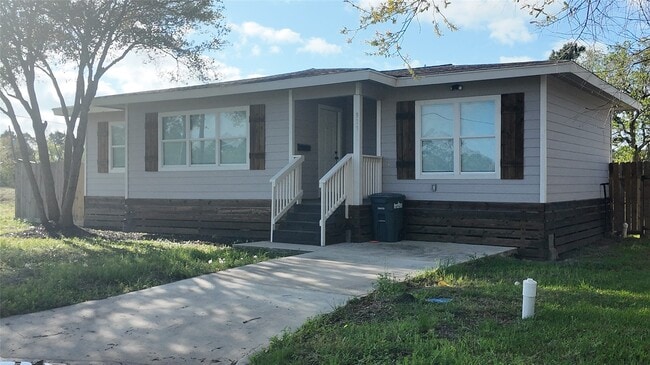 property at 917 Temple Dr