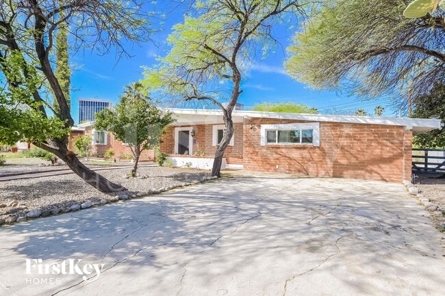 property at 5136 E Alberta Dr