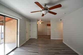 1327 Ortiz Dr SE in Albuquerque, NM - Building Photo - Building Photo