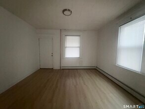 127 Pearl St in Waterbury, CT - Building Photo - Building Photo