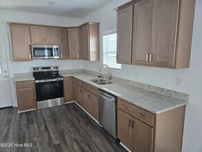 813A Sarah Rebecca Dr in Greenville, NC - Building Photo - Building Photo