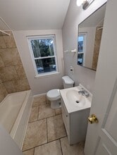 8021 Park Haven Rd in Dundalk, MD - Foto de edificio - Building Photo