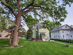 1699 Saint Clair Ave in St. Paul, MN - Building Photo - Building Photo