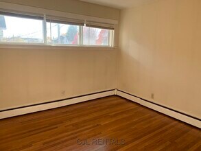 7 Spruce St in Waltham, MA - Foto de edificio - Building Photo