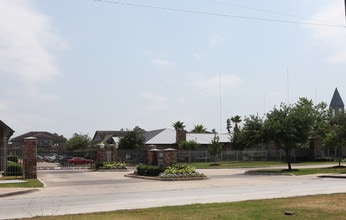 Fallbrook Ranch Apartments in Houston, TX - Building Photo - Building Photo