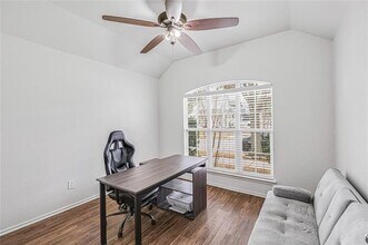 1900 Freedom Ln in Aubrey, TX - Foto de edificio - Building Photo