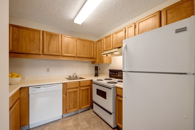 Gateway Square in St. Albert, AB - Building Photo - Building Photo