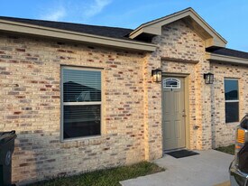 2330 Summit Rd in La Feria, TX - Building Photo