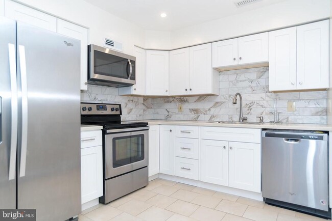 property at 216 Jennifer Ct
