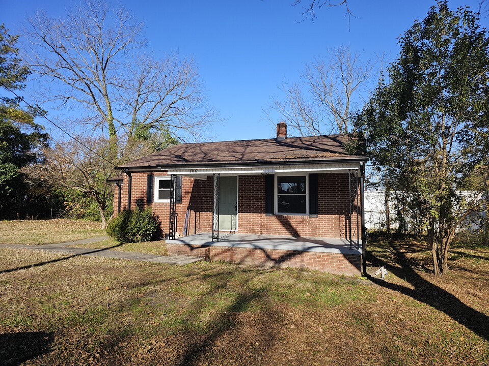 106 Bess Cir in Cherryville, NC - Building Photo