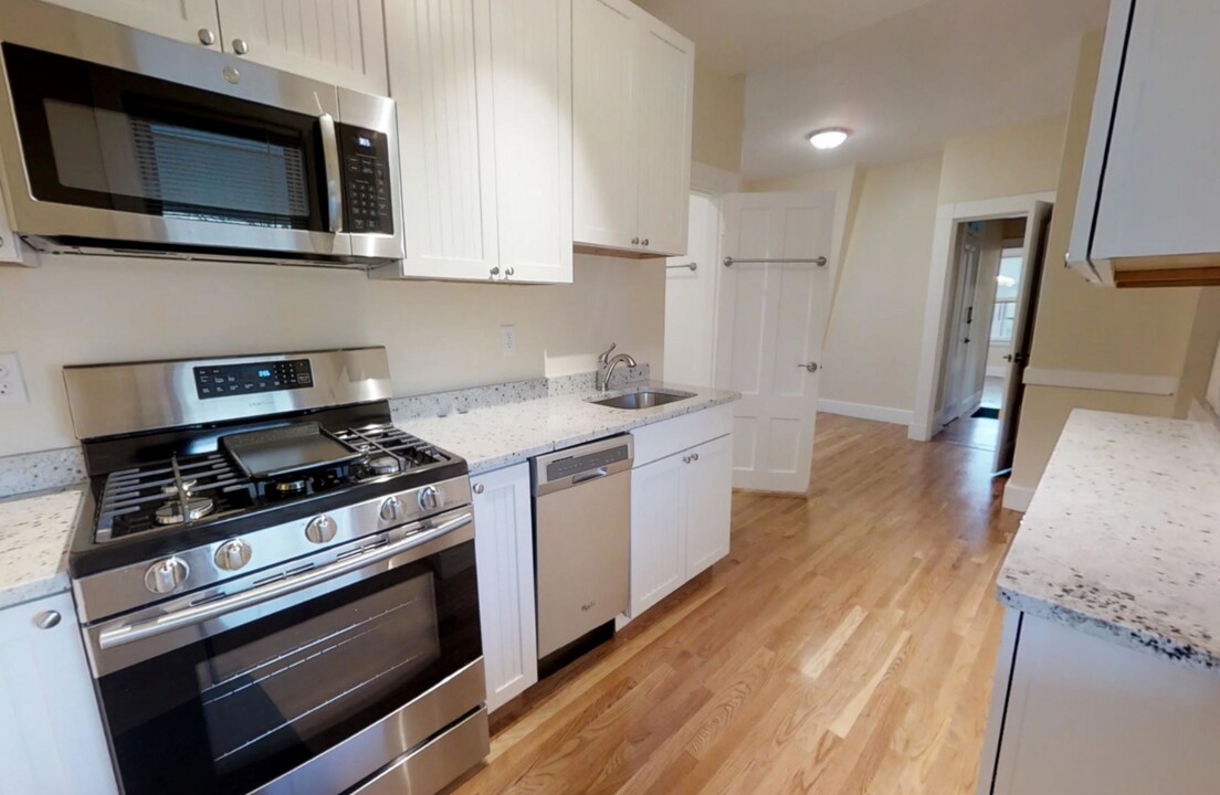 413 Washington St, Unit 3 in Cambridge, MA - Building Photo