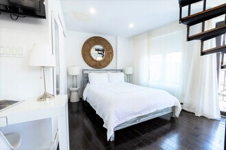 809 9th Ave in New York, NY - Building Photo - Building Photo
