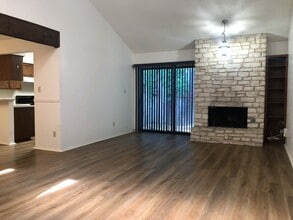 6503 Hart Ln in Austin, TX - Building Photo - Building Photo