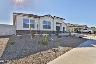 1133 W Descanso Canyon Dr in Casa Grande, AZ - Building Photo - Building Photo