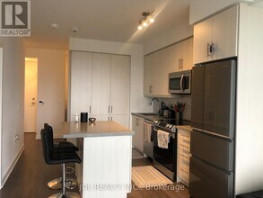 75 Oneida Crescent in Richmond Hill, ON - Building Photo - Building Photo