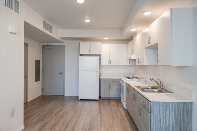 Harris Family Senior Residence in San Diego, CA - Building Photo - Building Photo