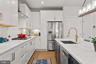 7401 Backett Wood Ter in Tysons, VA - Building Photo - Building Photo