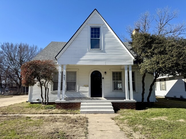 property at 409 B St NW