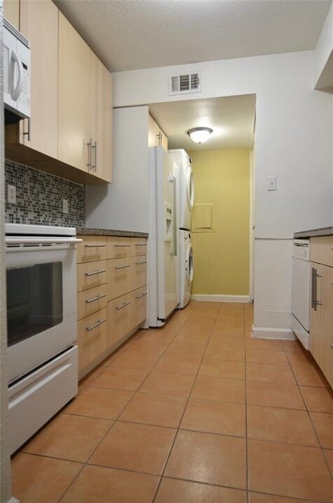 12603 Ashford Meadow Dr-Unit -B in Houston, TX - Building Photo