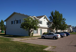 Taylor Ridge Townhomes in Shakopee, MN - Building Photo - Building Photo