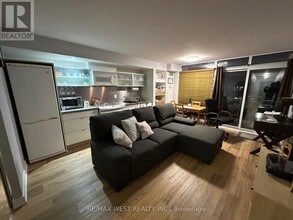 705-4k Spadina Ave. in Toronto, ON - Building Photo - Building Photo